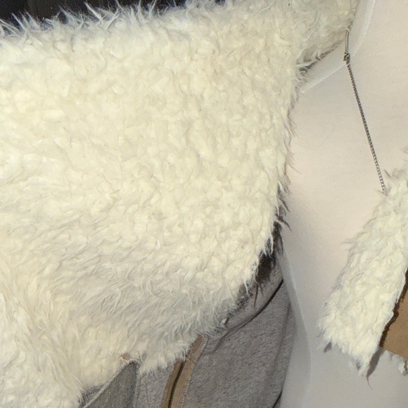 Saturday Sunday Anthropologie Fluffy Cream Vest - Picture 9 of 11